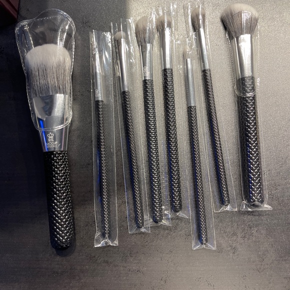 8 pc MODA Studio 8pc Pro Glam Set - Picture 2 of 2